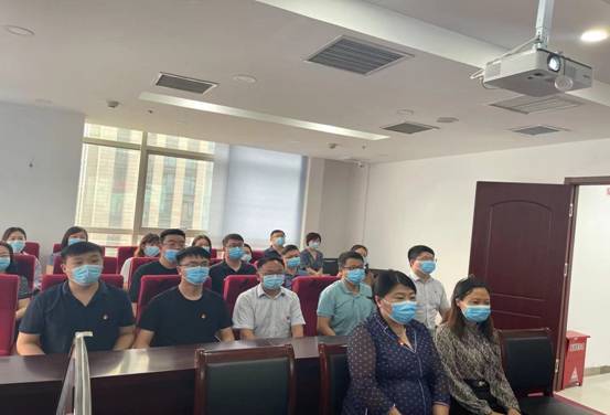 第十黨支部組織豫信公司干部、職工收看收聽(tīng)“七一”建黨100周年慶祝大會(huì)簡(jiǎn)報(bào)