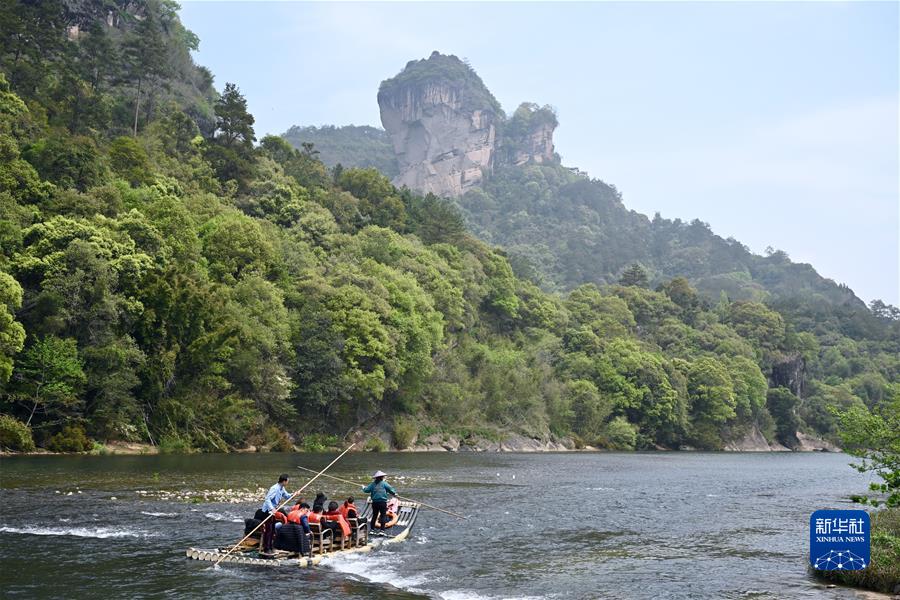 （新華全媒頭條·聚焦生物多樣性大會·圖文互動）（1）攜手同行，開啟人類高質量發(fā)展新征程——習近平主席在《生物多樣性公約》第十五次締約方大會領導人峰會上的主旨講話解讀