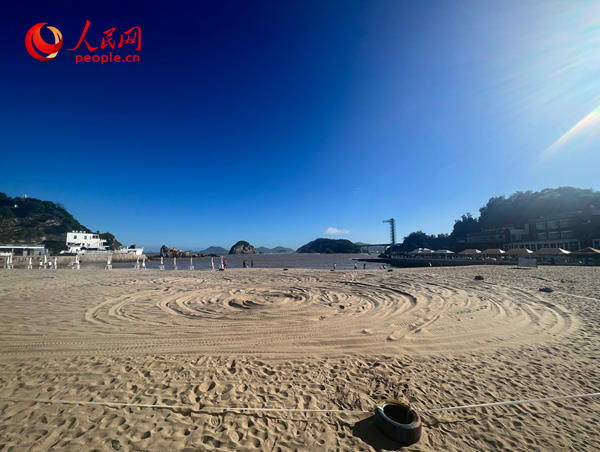 東岙沙灘風(fēng)景。人民網(wǎng) 歐陽易佳攝